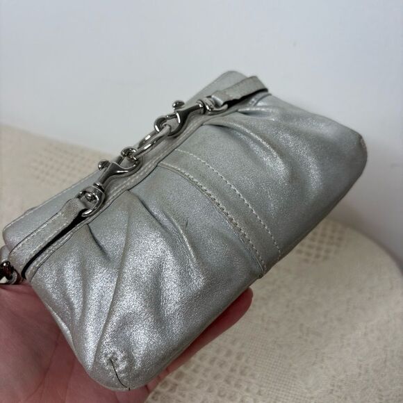 Y2K Coach Metallic Pleated Goat Suede Wristlet Silver Clip In Pouch - Picture 3 of 9
